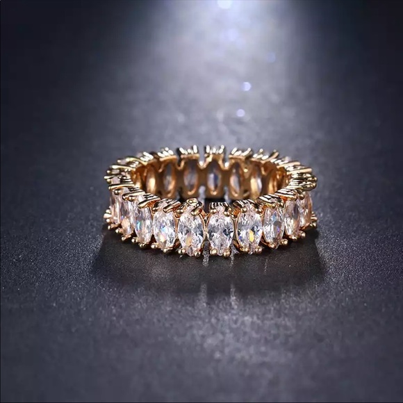 Luxury New Diamond Women Engagement Ring - Picture 2 of 2
